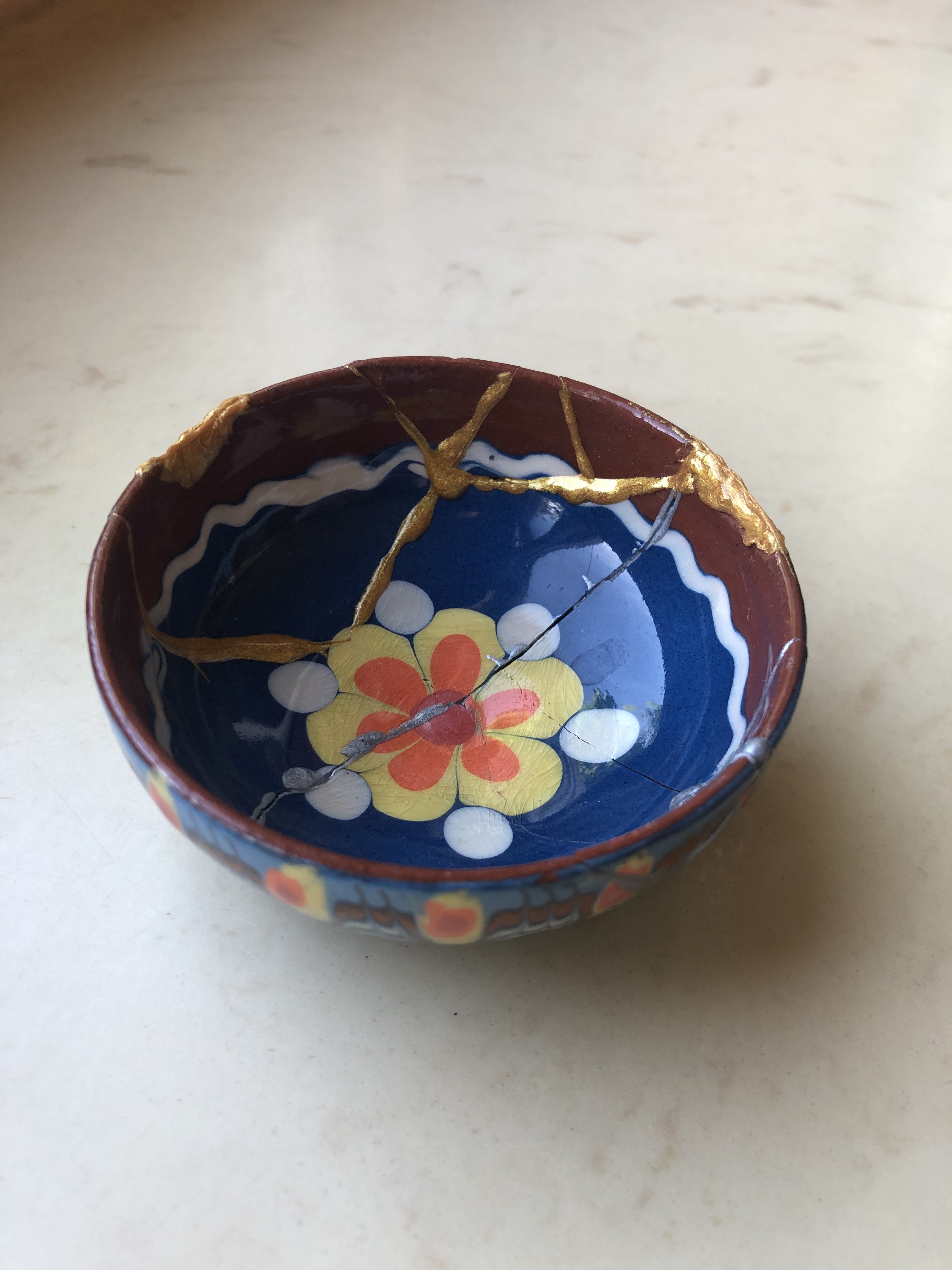 Kintsugi Keramik aus Mag. Gutovs eigener Werkstatt